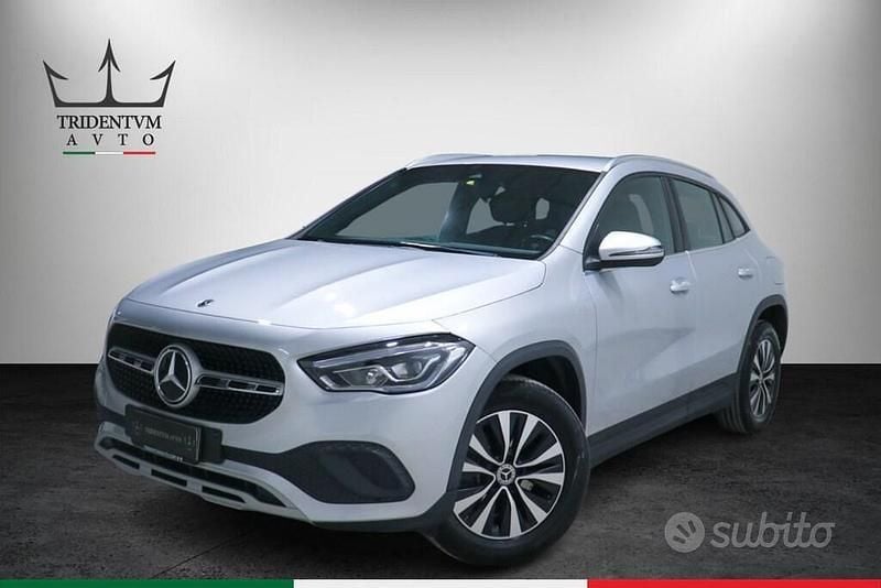 Argento Usata 2020 Mercedes GLA200 Business SUV | 22.900 € (Ottimo prezzo) - Immagine 1/4
