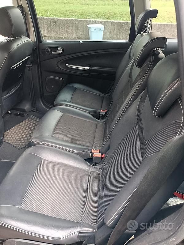 Usata Ford S-MAX Titanium 115 CV (84 kW) 2010 Nero Monovolume