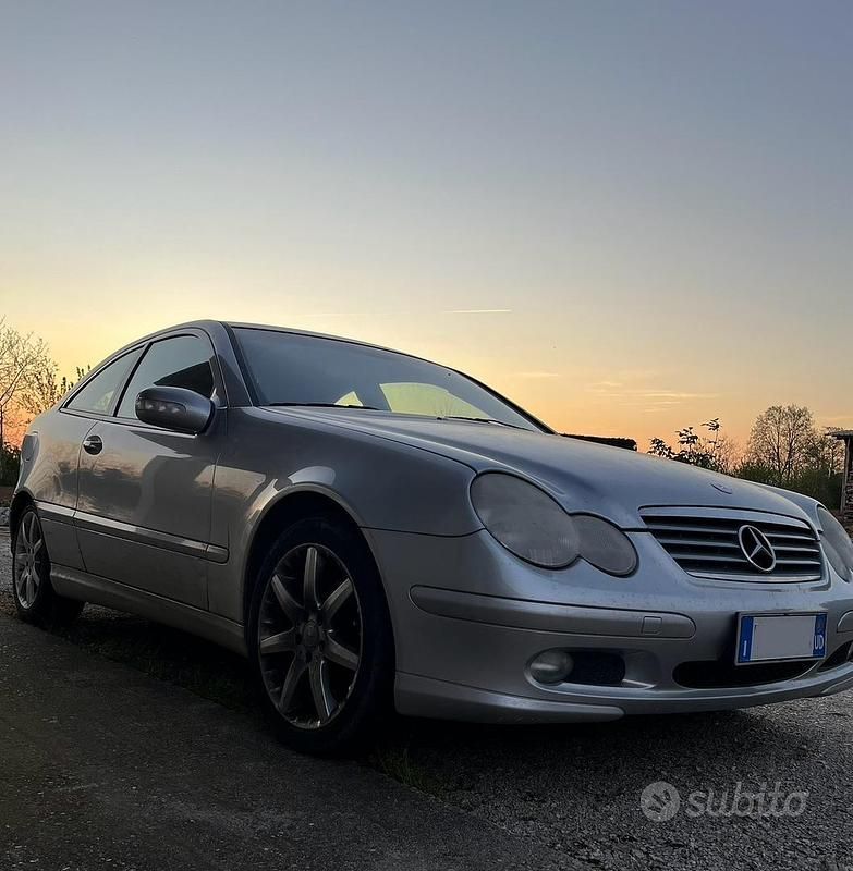 Usata Mercedes C220 143 CV (105 kW) 2001 Grigio Coupé