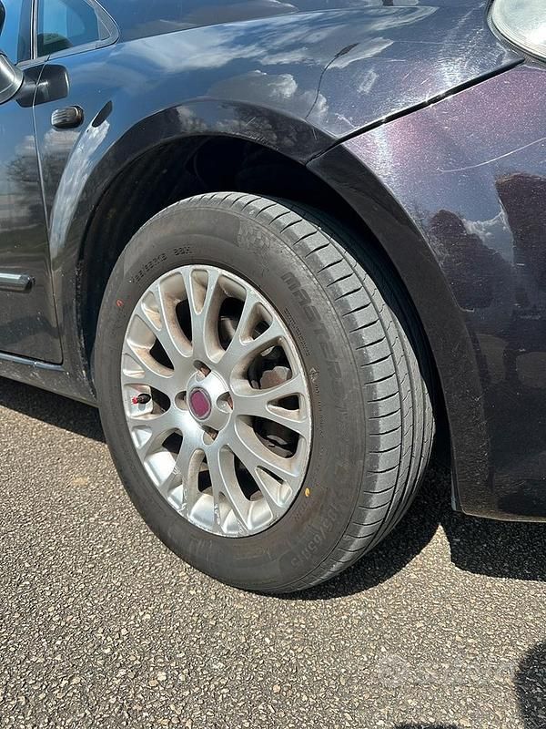 Usata Fiat Grande Punto 75 CV (55 kW) 2009 Nero Utilitaria