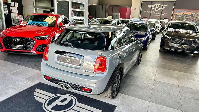 Usata Mini Cooper S 178 CV (130 kW) 2020 Grigio Utilitaria