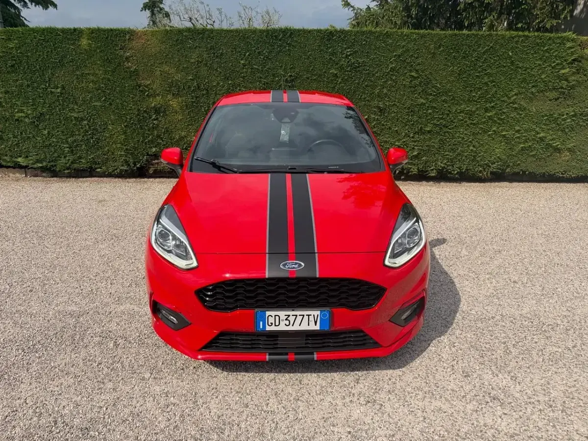 Usado Ford Fiesta ST-Line 125 HP (91 kW) 2021 Vermelho Citadino