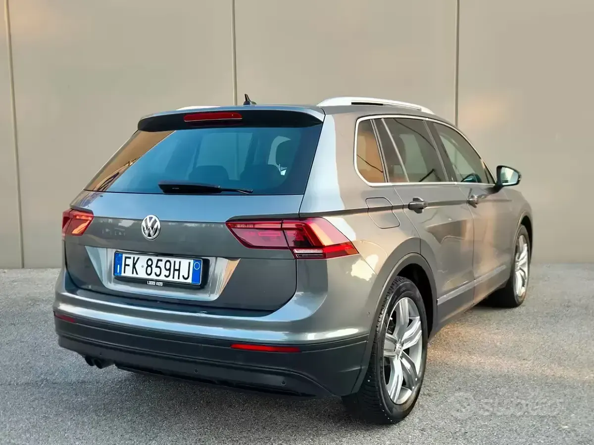 Usata VW Tiguan Business 150 CV (110 kW) 2017 Grigio SUV