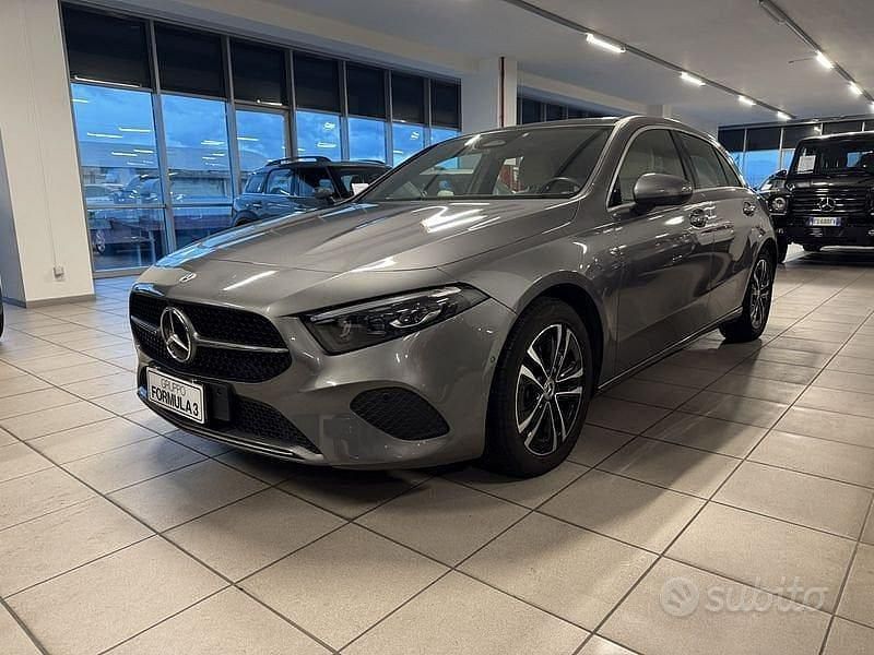 Grigio Usata 2023 Mercedes A180 Advanced Plus Berlina | 29.900 € (Super prezzo) - Immagine 1/4