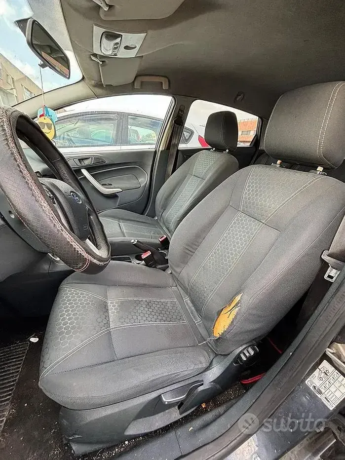 Usata Ford Fiesta Titanium 68 CV (50 kW) 2009 Bluazzurro Berlina