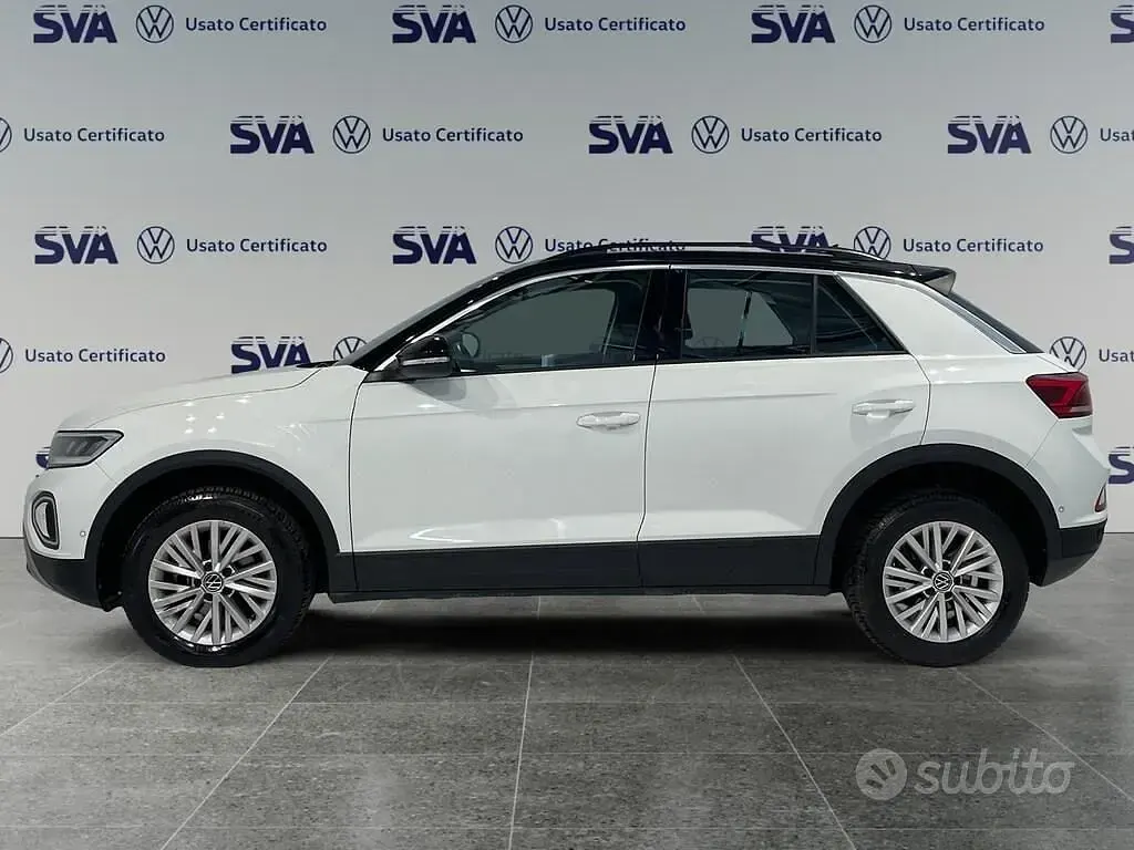 Usata VW T-Roc Life 110 CV (80 kW) 2023 Bianco SUV