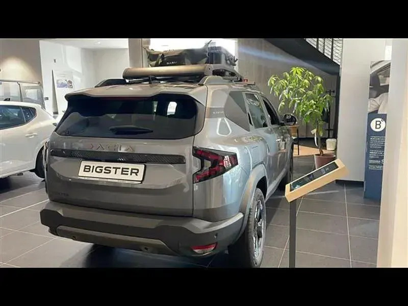 Nuova Dacia Bigster Extreme 140 CV (102 kW) 2026 Grigio scuro SUV