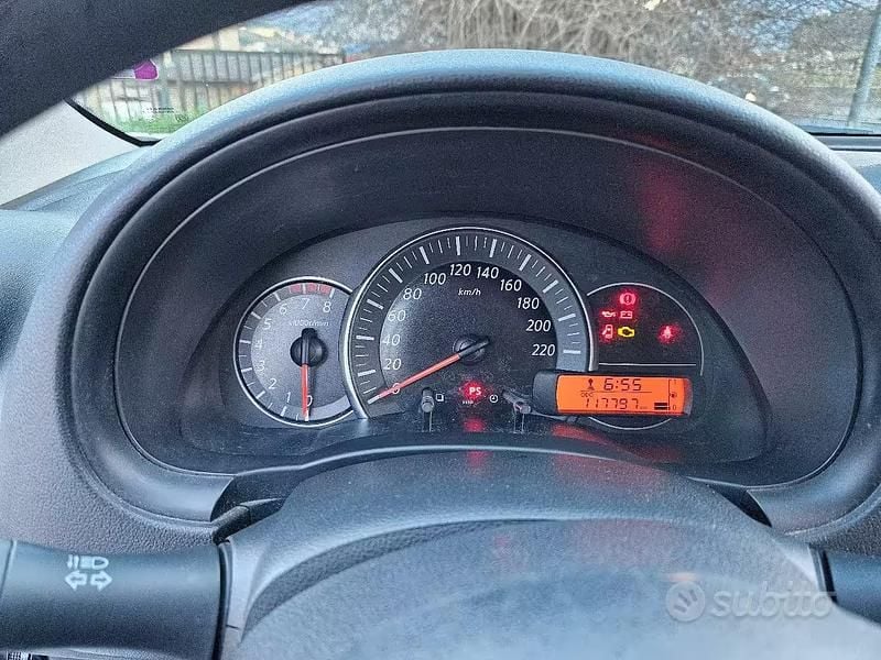 Usata Nissan Micra Visia 80 CV (58 kW) 2013 Bianco Utilitaria