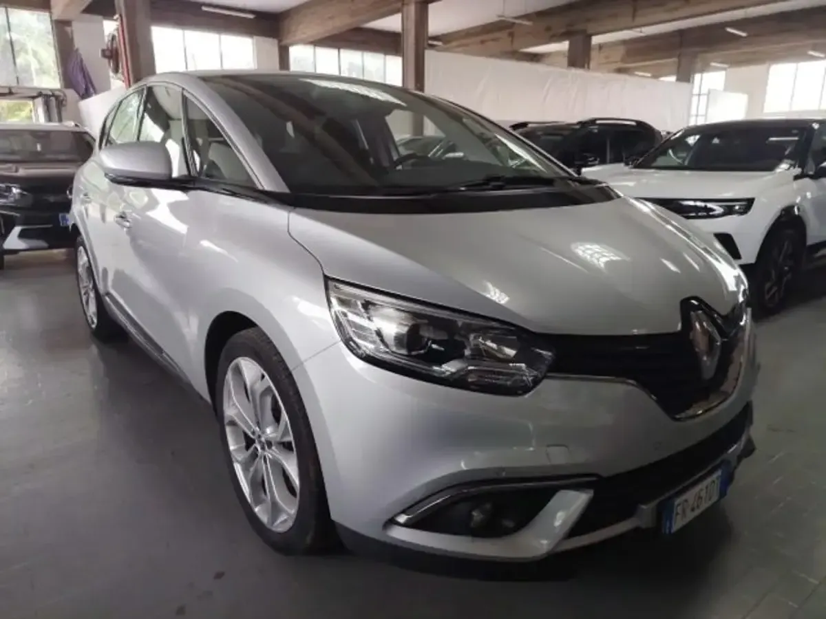 Usata Renault Scénic IV 110 CV (80 kW) 2018 Argento Monovolume