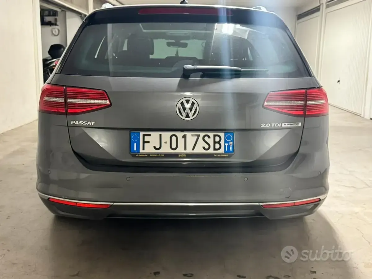 Usata VW Passat 150 CV (110 kW) 2016 Grigio Station wagon