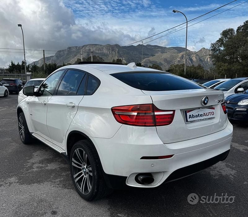 Begagnad BMW X6 M Efficient Dynamics 560 HK (411 kW) 2013 Vit SUV