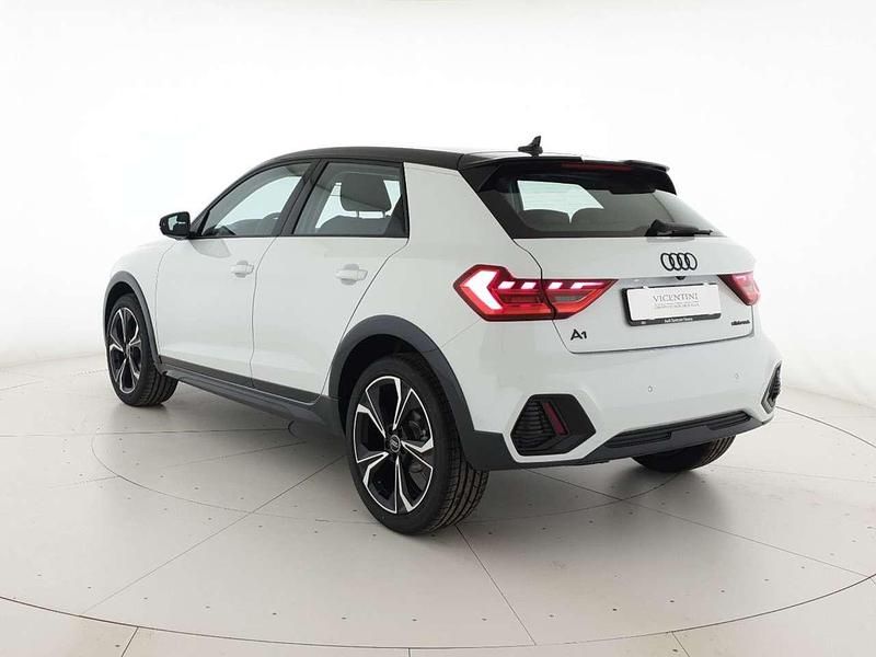 Nuova Audi A1 116 CV (85 kW) 2026 Argento cavo metallizzato nero Berlina