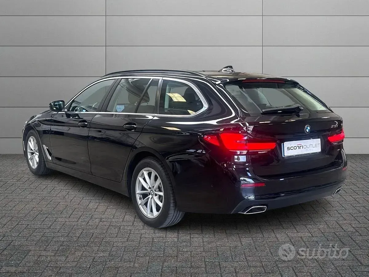 Usata BMW 518 150 CV (110 kW) 2023 Nero Station wagon
