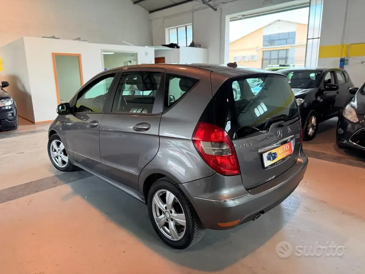 Usata Mercedes A160 95 CV (69 kW) 2011 Grigio Utilitaria