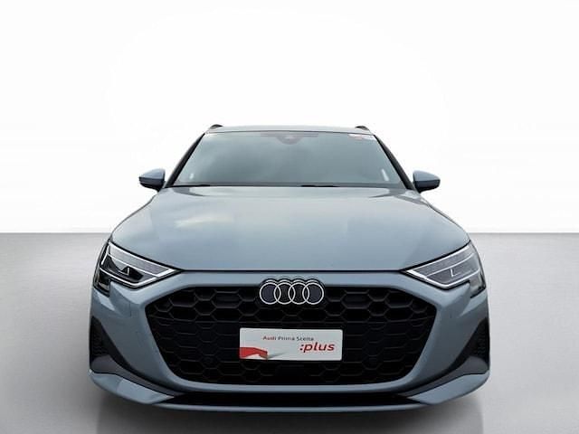 Usata Audi A3 Ambiente 116 CV (85 kW) 2025 Grigio freccia perla Berlina