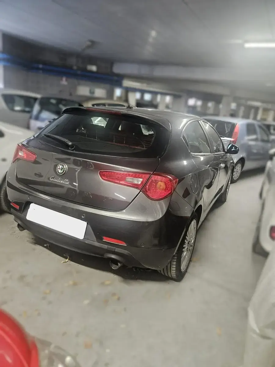 Usata Alfa Romeo Giulietta 105 CV (77 kW) 2012 Grigio Utilitaria