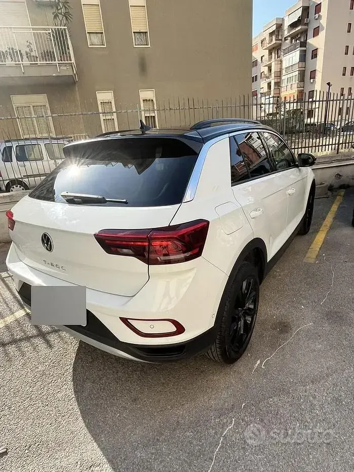 Usata VW T-Roc Sportline 110 CV (80 kW) 2023 Bianco SUV