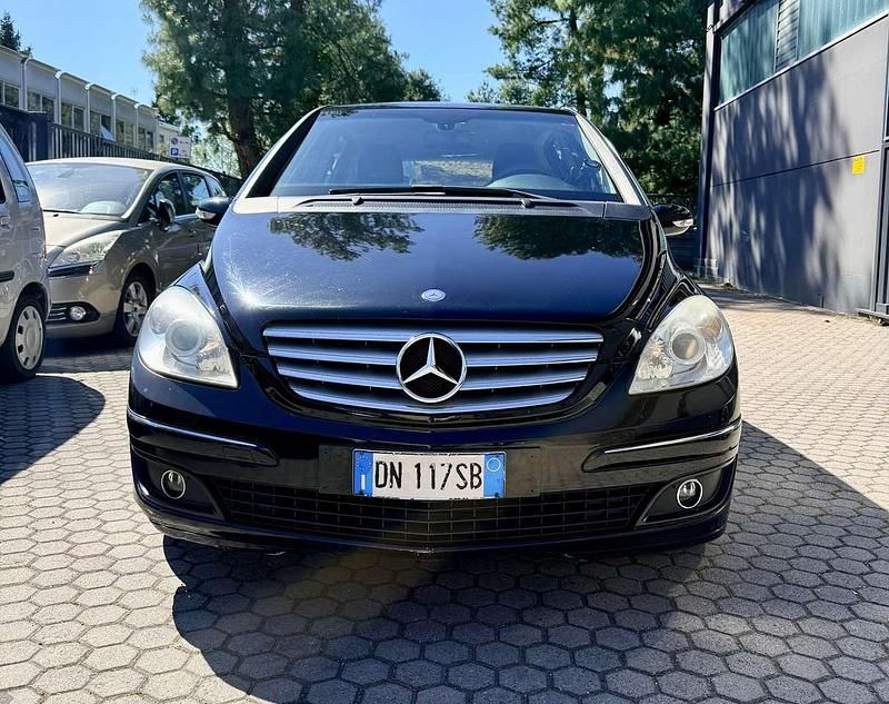 Usata Mercedes B180 109 CV (80 kW) 2007 Nero Monovolume