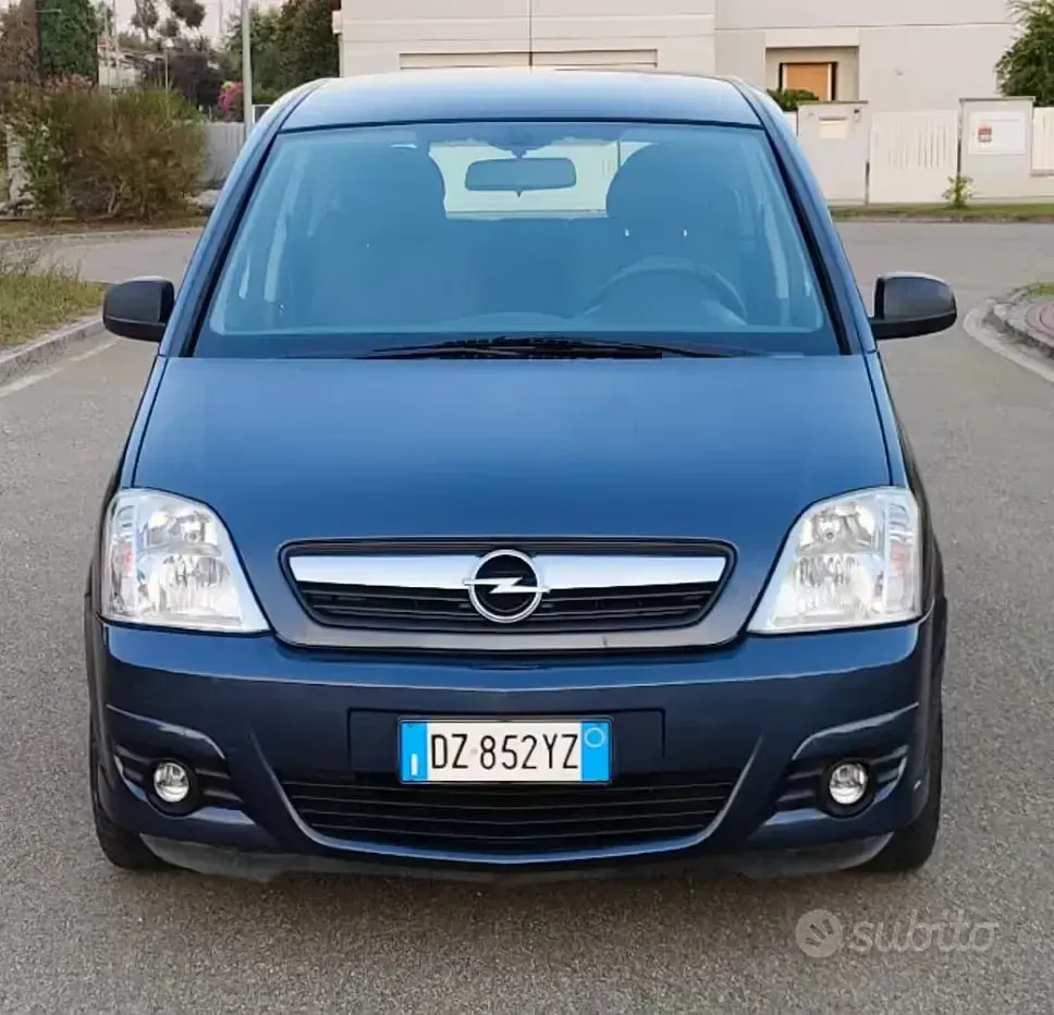Usata Opel Meriva Enjoy 90 CV (66 kW) 2010 Grigio Monovolume