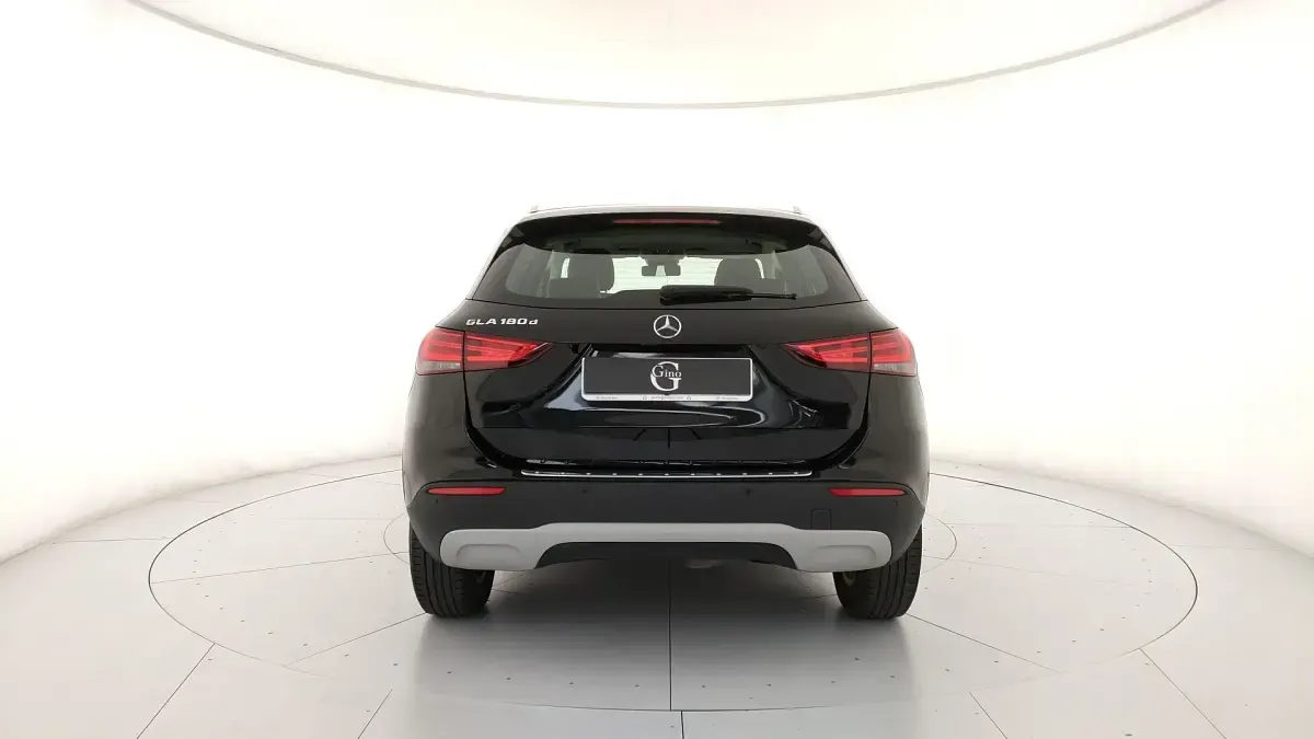 Usata Mercedes GLA180 Executive 116 CV (85 kW) 2023 Nero SUV