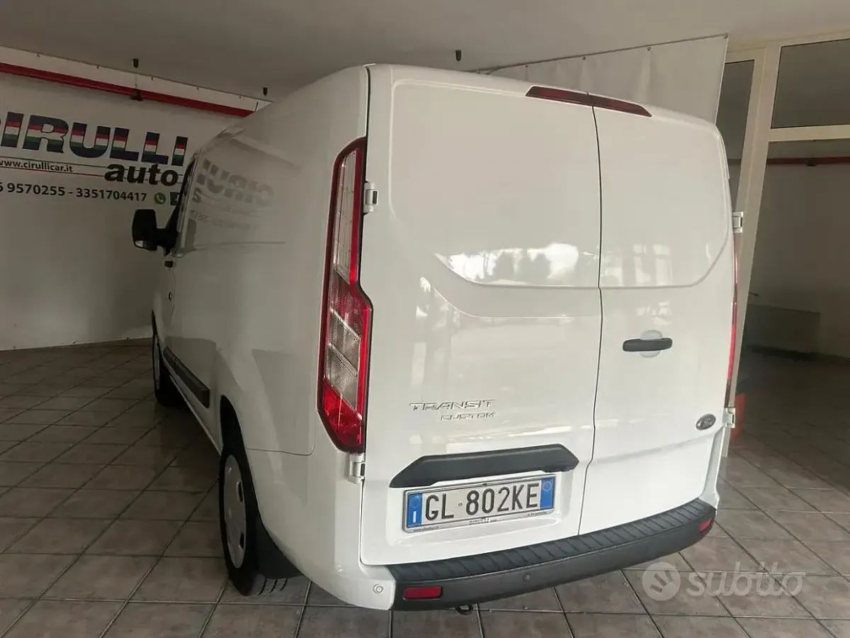Usata Ford Transit Custom Trend 131 CV (96 kW) 2023 Bianco pastello Berlina