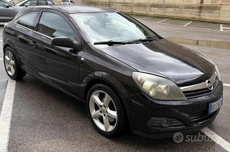 Usata Opel Astra GTC Cosmo 120 CV (88 kW) 2006 Nero Berlina