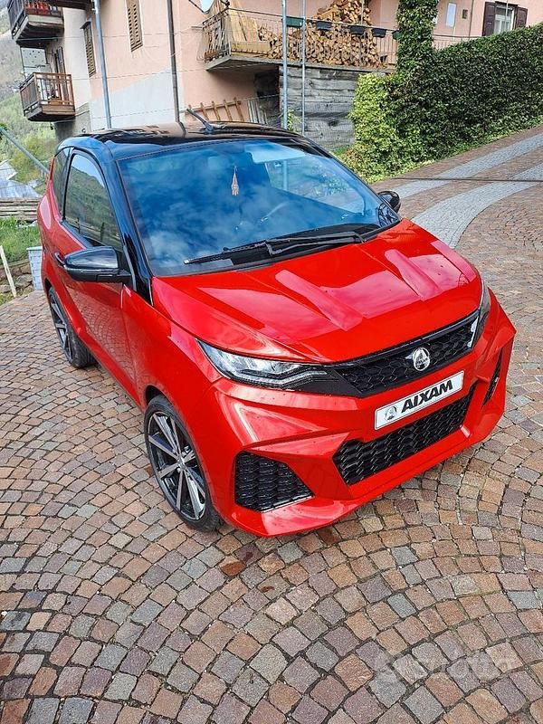 Usata Aixam 300 2025 Rosso Utilitaria