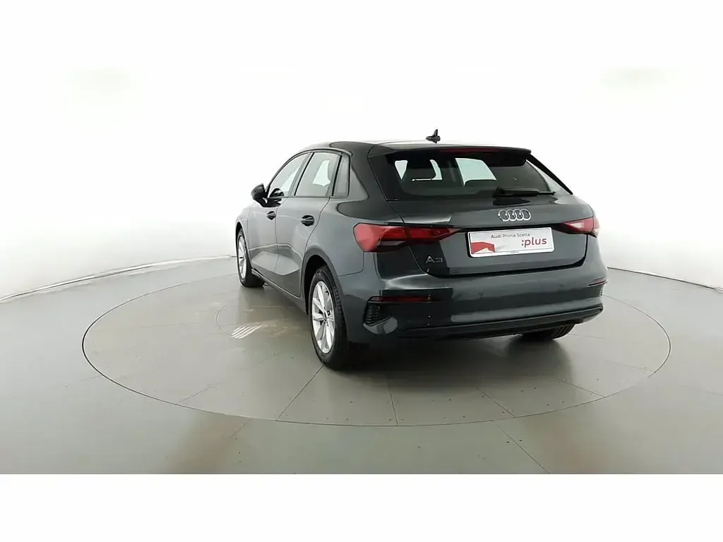 Usata Audi A3 Sportback Business 110 CV (80 kW) 2023 Grigio manhattan metallizzato Utilitaria
