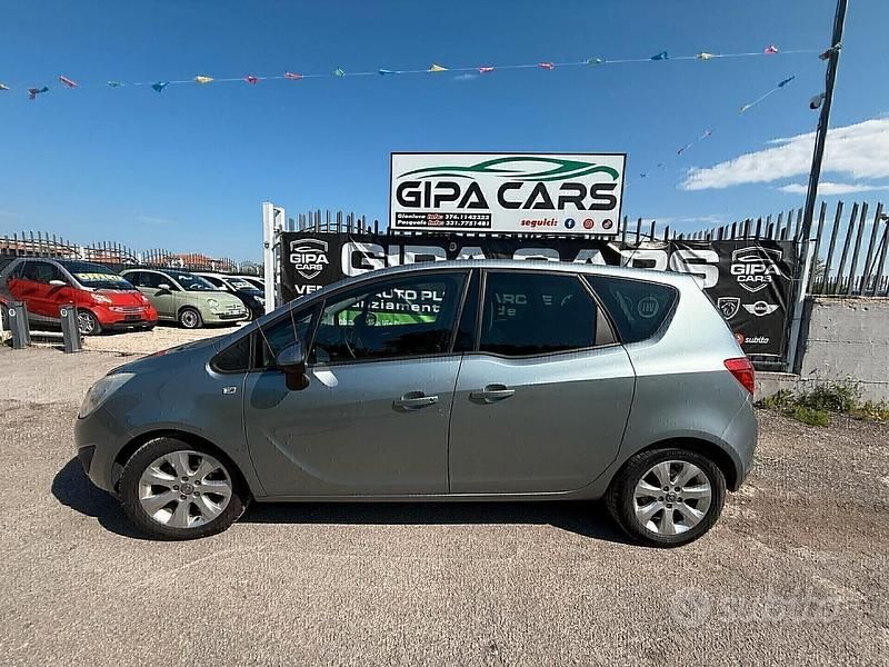 Usata Opel Meriva Cosmo 95 CV (69 kW) 2011 Grigio Monovolume