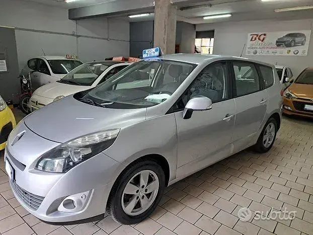 Usata Renault Scénic III 131 CV (96 kW) 2012 Nero Monovolume