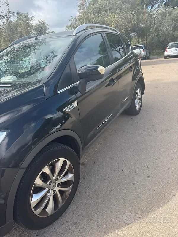 Usata Ford Kuga 140 CV (102 kW) 2012 Nero SUV