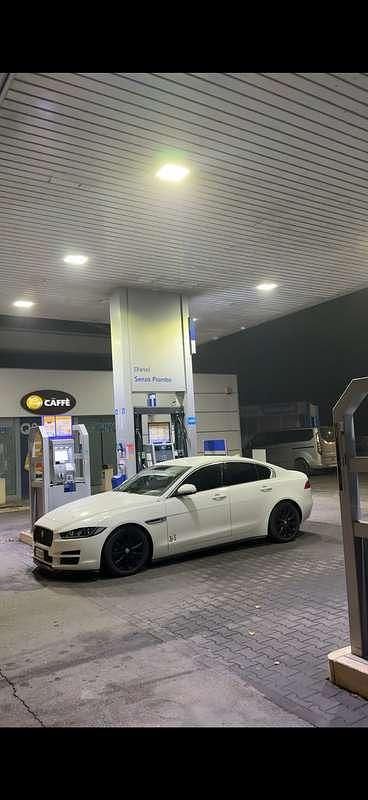 Usata Jaguar XE Pure 179 CV (131 kW) 2016 Berlina