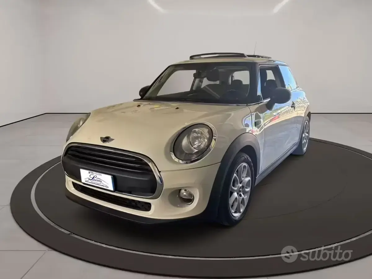 Usata Mini ONE 75 CV (55 kW) 2016 Beige Utilitaria