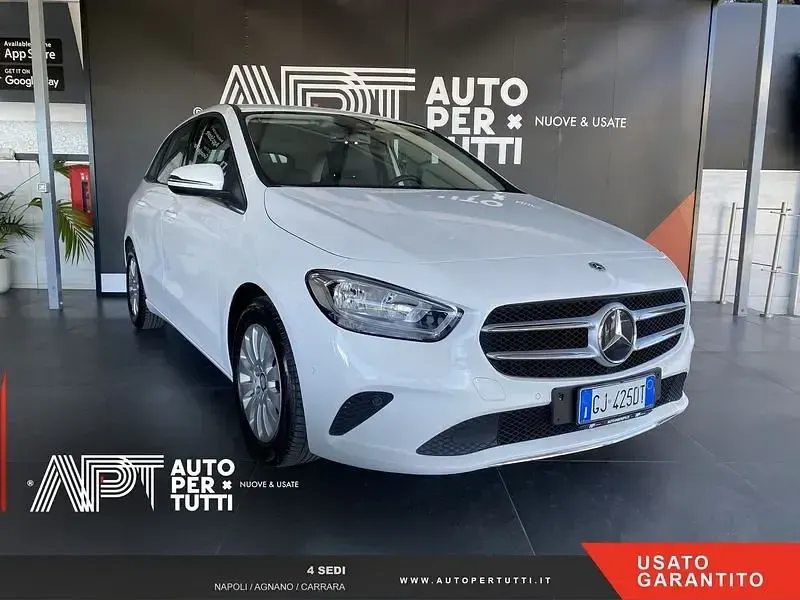 Usata Mercedes B180 Business 116 CV (85 kW) 2022 Bianco Utilitaria