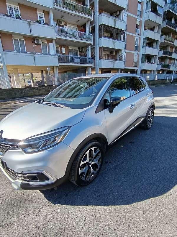 Usata Renault Captur Life 90 CV (66 kW) 2018 Grigio SUV