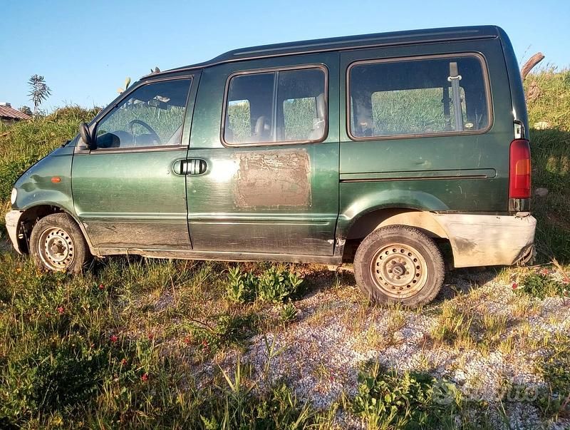 Usata Nissan Serena 1987 Verde Monovolume
