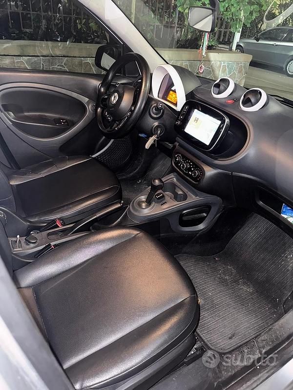 Usata Smart ForFour 71 CV (52 kW) 2018 Bianco Utilitaria