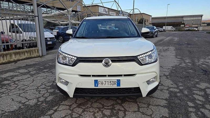 Usata Ssangyong (KGM) Tivoli 114 CV (83 kW) 2017 Bianco SUV