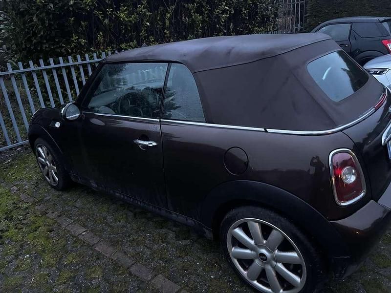 Usata Mini Cooper Cabriolet 122 CV (89 kW) 2010 Marrone Cabrio