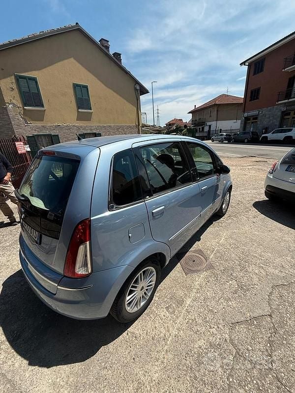 Usata Lancia Musa 2010 Blu Monovolume
