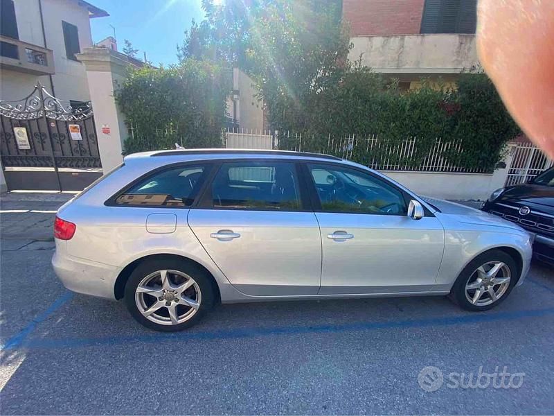 Grigio Usata 2010 Audi A4 Station wagon | 4500 € (Buon prezzo) - Immagine 1/3
