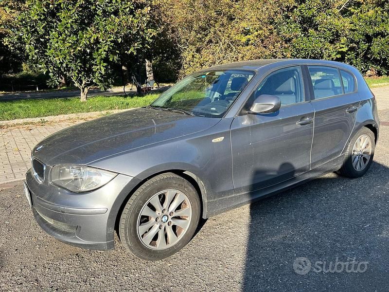 Grigio Usata 2010 BMW 118 Due volumi | 2800 € (Ottimo prezzo) - Immagine 1/4