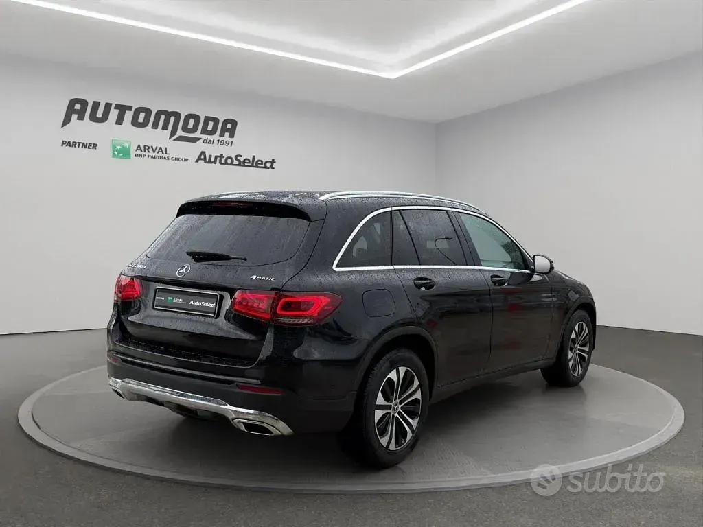 Usata Mercedes GLC200 Business 163 CV (119 kW) 2022 Nero SUV