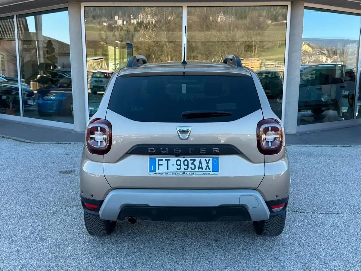 Usado Dacia Duster Prestige 116 CV (85 kW) 2019 Plateado SUV