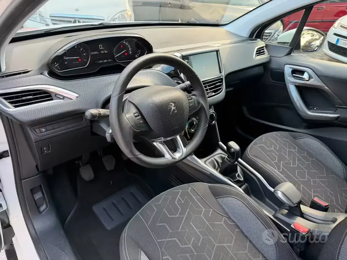 Usata Peugeot 2008 Active 82 CV (60 kW) 2018 Bianco SUV