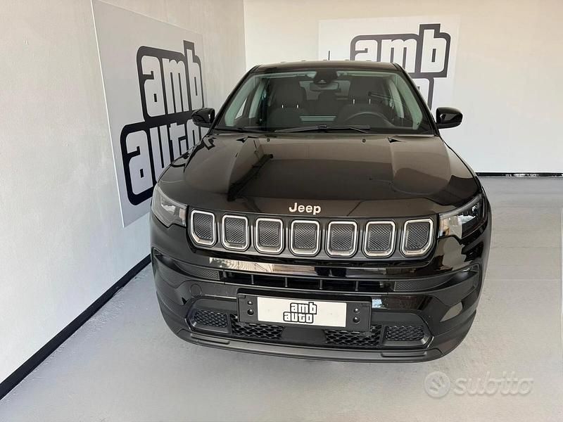 Käytetty Jeep Compass 131 HP (96 kW) 2022 Musta Katumaasturi