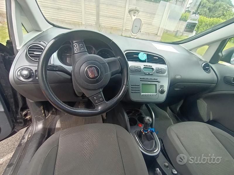 Usata Seat Altea XL Stylance 105 CV (77 kW) 2007 Nero Monovolume