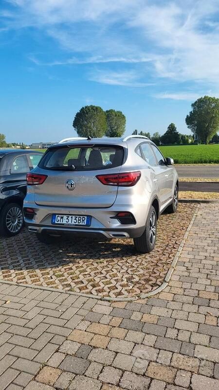 Usata MG ZS 106 CV (77 kW) 2023 Grigio Berlina