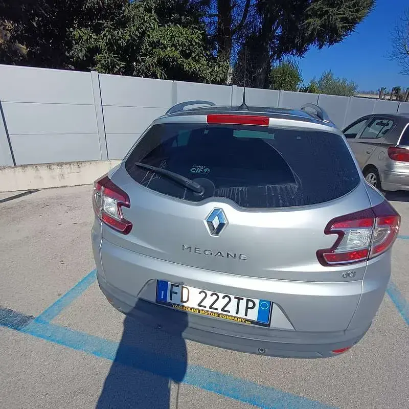 Usata Renault Mégane GrandTour LIMITED 110 CV (80 kW) 2016 Argento Station wagon