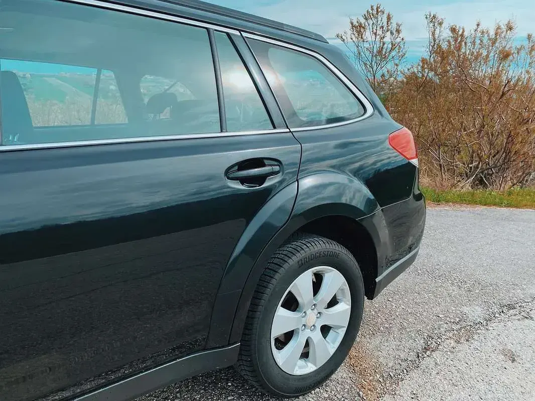 Usata Subaru Outback Trend 150 CV (110 kW) 2011 Nero Station wagon